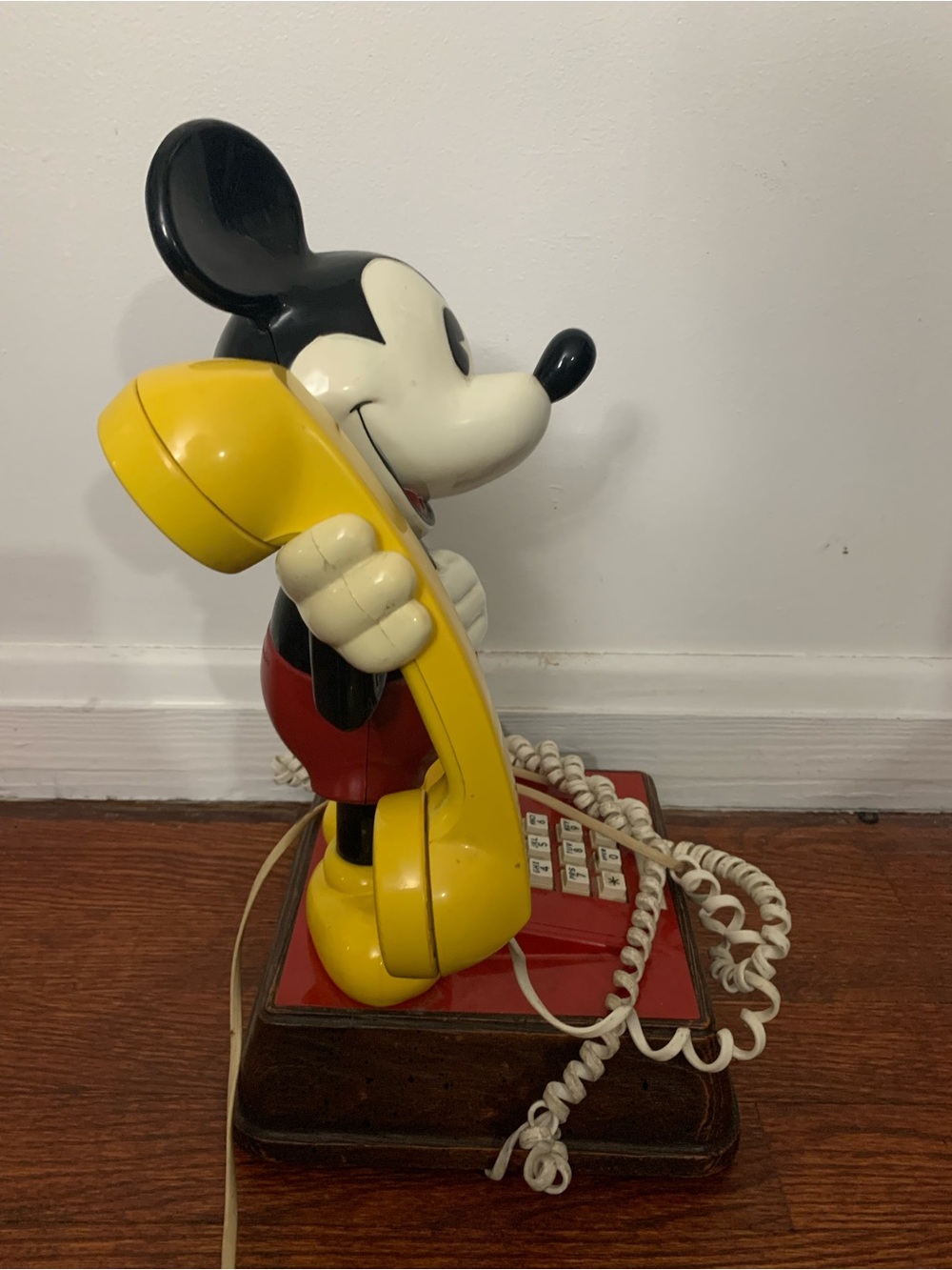 Vintage Mickey Mouse Telephone - Yellow, Red, Black collectible - Picture 5 of 7
